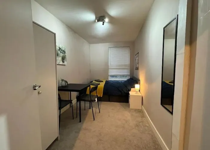 Rd C - Location Long By Shortstayuk *