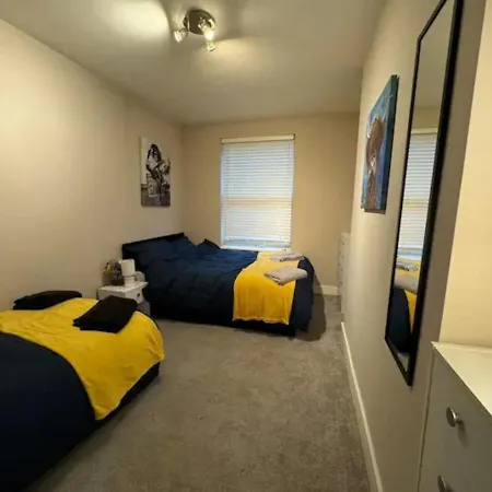 Apartman Rd C - Location Long By Shortstayuk Bristol