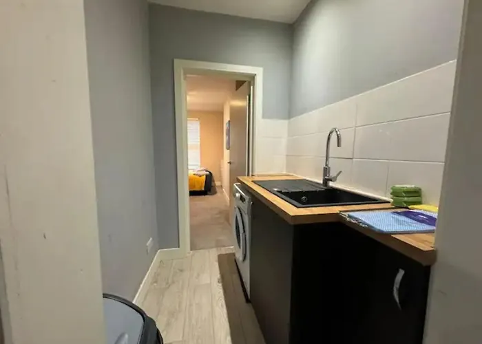 Rd C - Location Long By Shortstayuk Apartament